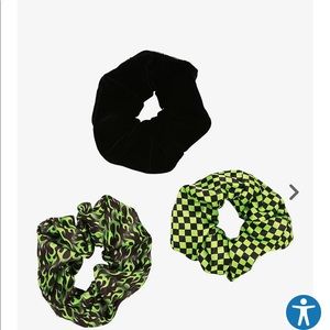 Green Flames & Check Scrunchie Set
